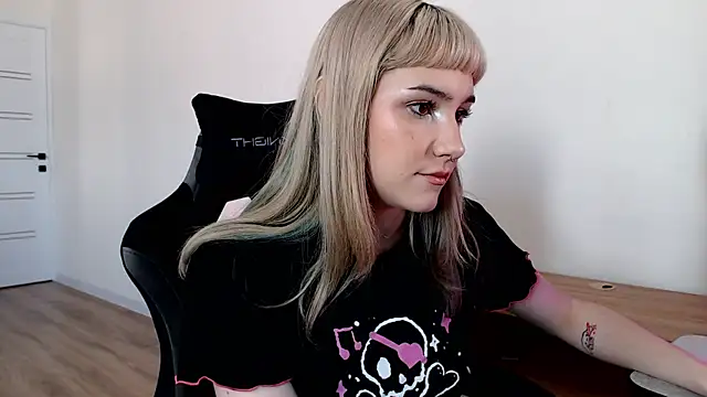 Princess Shy    online show from 02/21/25, 12:39