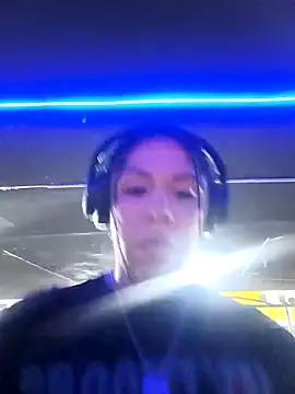 Snapshot of Karenn12 chatting on 02/27/26, 02:33 Karenn12 online show from 02/27/26, 02:33