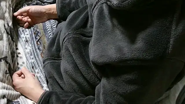 Snapshot of cinnabar_red chatting on 04/10/26, 12:32 cinnabar red online show from 04/10/26, 12:32