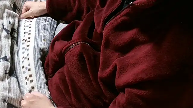 Snapshot of cinnabar_red chatting on 04/13/26, 02:06 cinnabar red online show from 04/13/26, 02:06