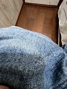 Snapshot of cinnabar_red chatting on 04/14/26, 05:46 cinnabar red online show from 04/14/26, 05:46