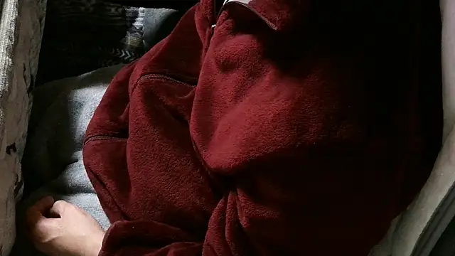 Snapshot of cinnabar_red chatting on 04/16/26, 01:45 cinnabar red online show from 04/16/26, 01:45