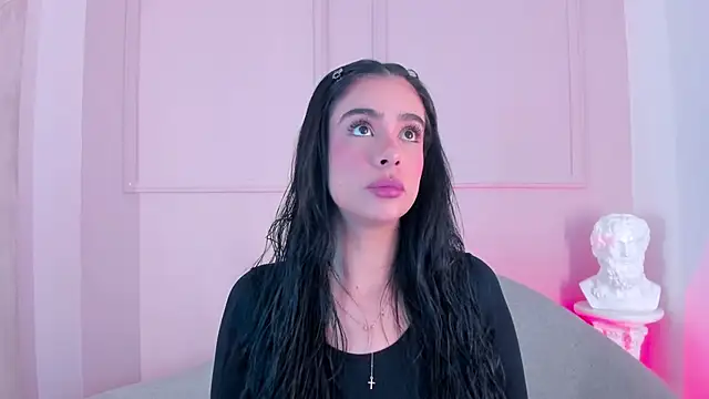 victoria milann online show from 11/26/25, 01:23