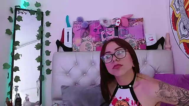 sarawiliamx online show from 02/18/25, 08:38