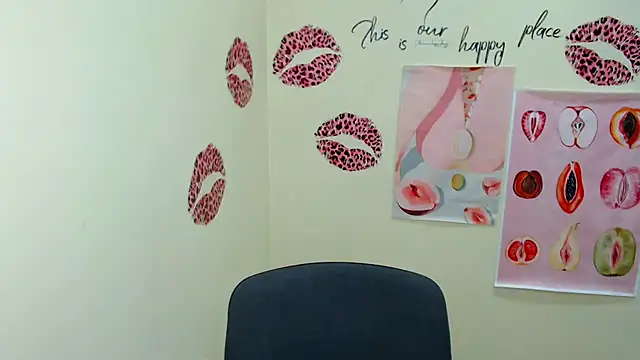 Snapshot of StellaCRL chatting on 03/14/25, 07:15 StellaCRL online show from 03/14/25, 07:15