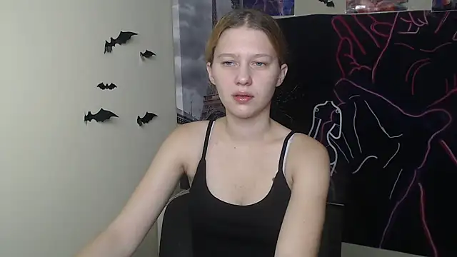 Snapshot of StellaCRL chatting on 11/11/25, 07:30 StellaCRL online show from 11/11/25, 07:30