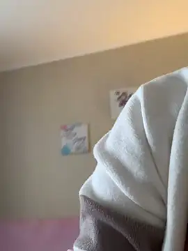 Snapshot of Laura_Millf chatting on 01/15/25, 10:06 Laura Millf online show from 01/15/25, 10:06