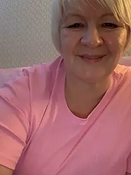 Snapshot of Laura_Millf chatting on 01/15/25, 05:05 Laura Millf online show from 01/15/25, 05:05