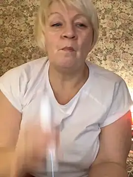 Snapshot of Laura_Millf chatting on 01/19/25, 02:06 Laura Millf online show from 01/19/25, 02:06