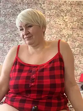 Snapshot of Laura_Millf chatting on 02/15/25, 07:49 Laura Millf online show from 02/15/25, 07:49