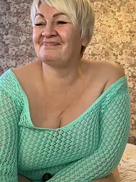 Snapshot of Laura_Millf chatting on 02/16/25, 02:54 Laura Millf online show from 02/16/25, 02:54