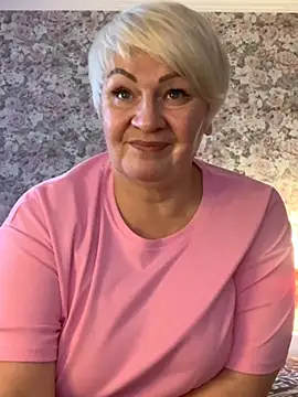 Snapshot of Laura_Millf chatting on 02/19/25, 09:17 Laura Millf online show from 02/19/25, 09:17