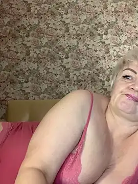 Snapshot of Laura_Millf chatting on 02/26/25, 11:52 Laura Millf online show from 02/26/25, 11:52