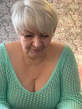 Snapshot of Laura_Millf chatting on 02/27/25, 07:23 Laura Millf online show from 02/27/25, 07:23