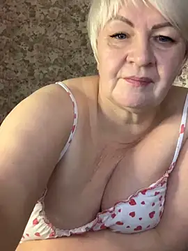 Snapshot of Laura_Millf chatting on 03/09/25, 01:04 Laura Millf online show from 03/09/25, 01:04