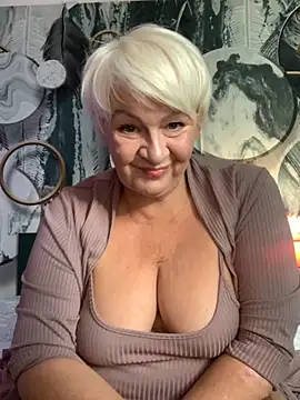 Snapshot of Laura_Millf chatting on 09/12/25, 02:39 Laura Millf online show from 09/12/25, 02:39