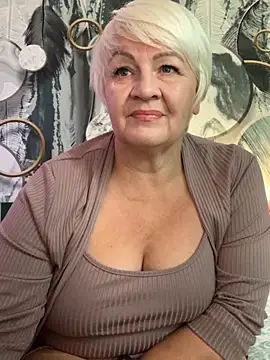 Snapshot of Laura_Millf chatting on 09/16/25, 06:47 Laura Millf online show from 09/16/25, 06:47