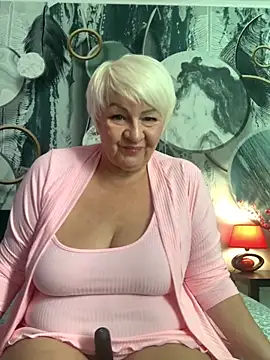 Snapshot of Laura_Millf chatting on 09/21/25, 12:07 Laura Millf online show from 09/21/25, 12:07