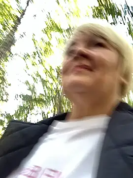 Snapshot of Laura_Millf chatting on 09/28/25, 11:59 Laura Millf online show from 09/28/25, 11:59