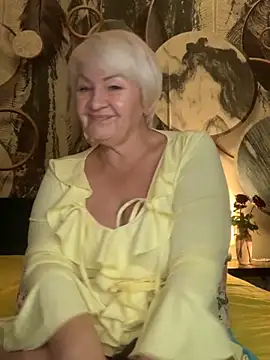 Snapshot of Laura_Millf chatting on 11/21/25, 04:38 Laura Millf online show from 11/21/25, 04:38