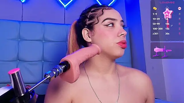 Snapshot of Lizzie-Evans chatting on 01/28/25, 03:14 Lizzie-Evans online show from 01/28/25, 03:14