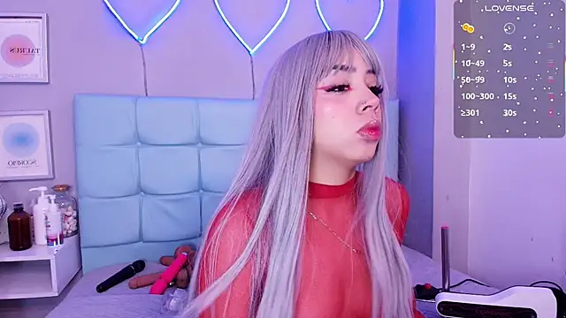 Snapshot of Lizzie-Evans chatting on 03/08/25, 12:09 Lizzie-Evans online show from 03/08/25, 12:09