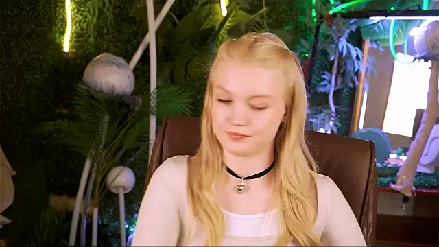 GraceGlamour online show from 03/17/25, 08:29