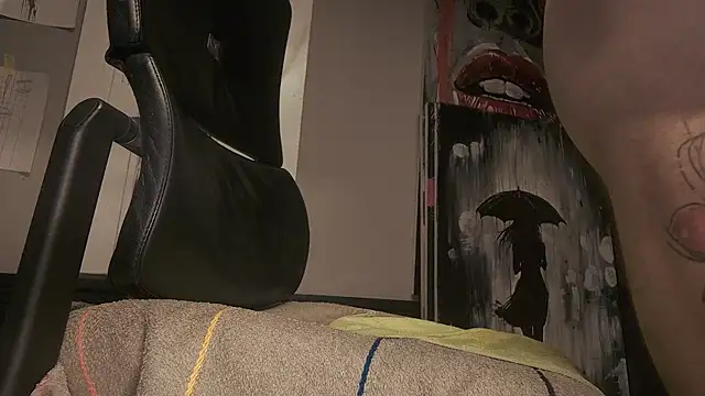 Snapshot of dani4334 chatting on 10/16/25, 07:04 dani4334 online show from 10/16/25, 07:04