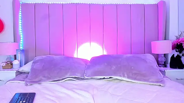 MollyBigBoobs12 online show from 03/09/25, 12:21