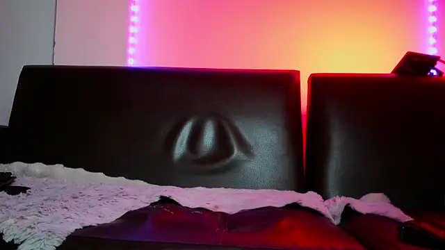 Leonnardo Jaramillo online show from 01/11/25, 02:47