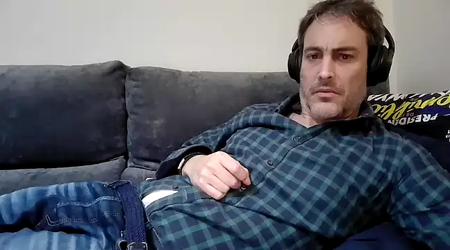 basquehotboy online show from 03/15/25, 10:44