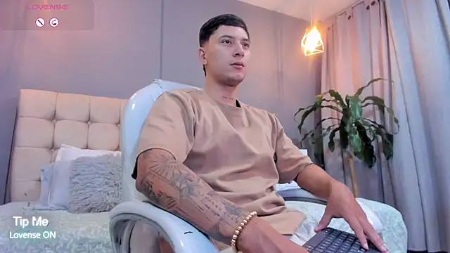 Damian23   online show from 09/23/25, 10:29