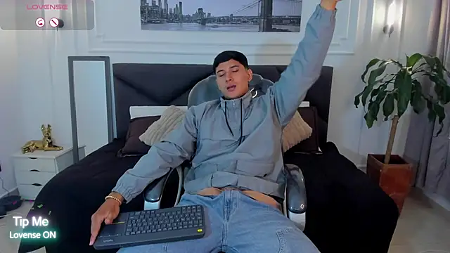 Damian23   online show from 11/05/25, 12:16