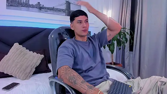 Damian23   online show from 12/19/25, 10:44