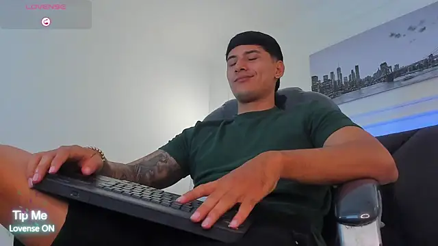 Damian23   online show from 02/12/26, 01:28