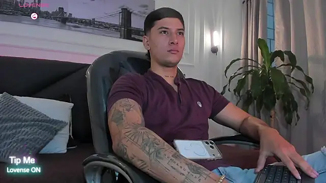 Damian23   online show from 04/15/26, 12:23