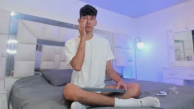 Alexx tc online show from 12/19/24, 04:02