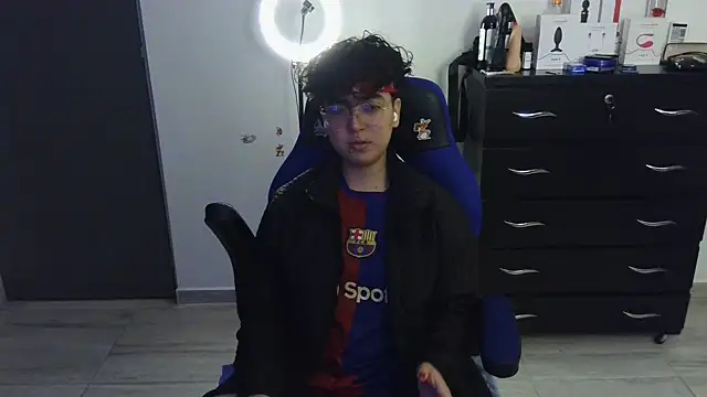 thomascooper7 online show from 02/18/25, 01:32