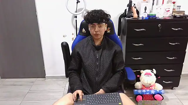 thomascooper7 online show from 03/10/25, 01:56