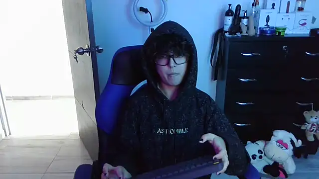 thomascooper7 online show from 09/29/25, 05:18