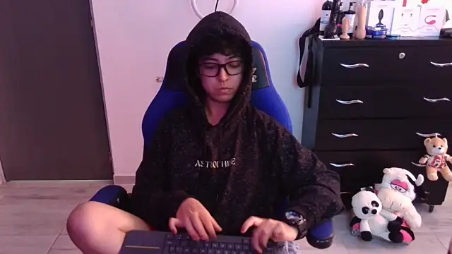 thomascooper7 online show from 01/18/26, 07:17