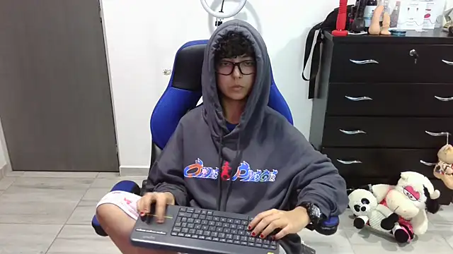 thomascooper7 online show from 03/13/26, 02:07