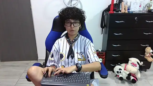 thomascooper7 online show from 03/26/26, 07:41