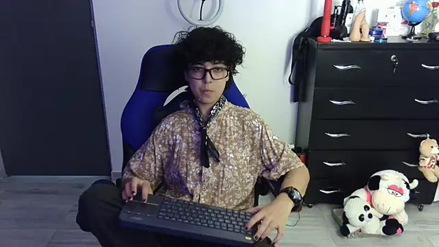 thomascooper7 online show from 04/12/26, 08:36