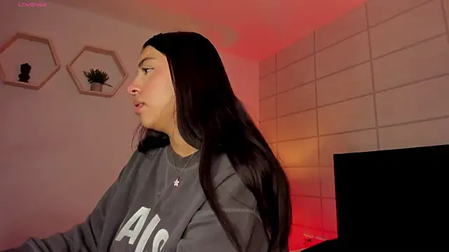 Christine Laam online show from 09/19/25, 12:06