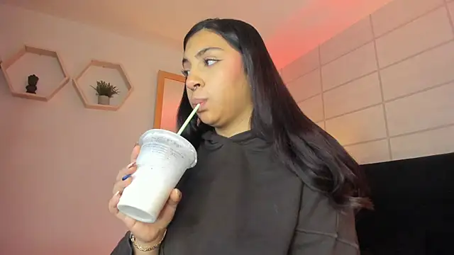 Christine Laam online show from 11/06/25, 12:06