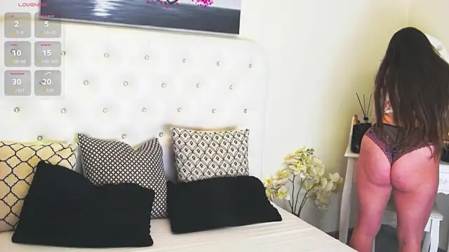 Ysabell01 online show from 10/23/25, 04:23