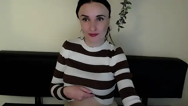 LaimaV  online show from 04/12/26, 08:58