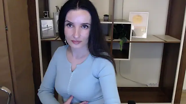 Snapshot of LaimaV_ chatting on 04/20/26, 05:37 LaimaV online show from 04/20/26, 05:37