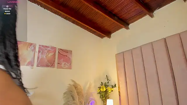 Snapshot of Milan_ebony chatting on 11/04/25, 12:04 Milan ebony online show from 11/04/25, 12:04